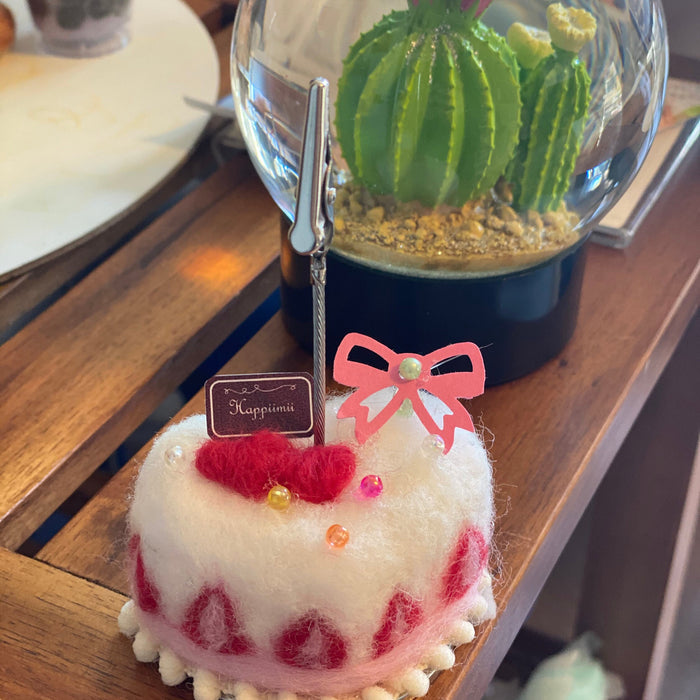 Heart shaped cake photo holder